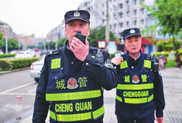 紅谷灘城管一線(xiàn)執(zhí)法人員配備執(zhí)法記錄儀